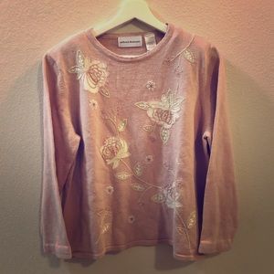 Pink Alfred Dunner Size Large pullover with flower